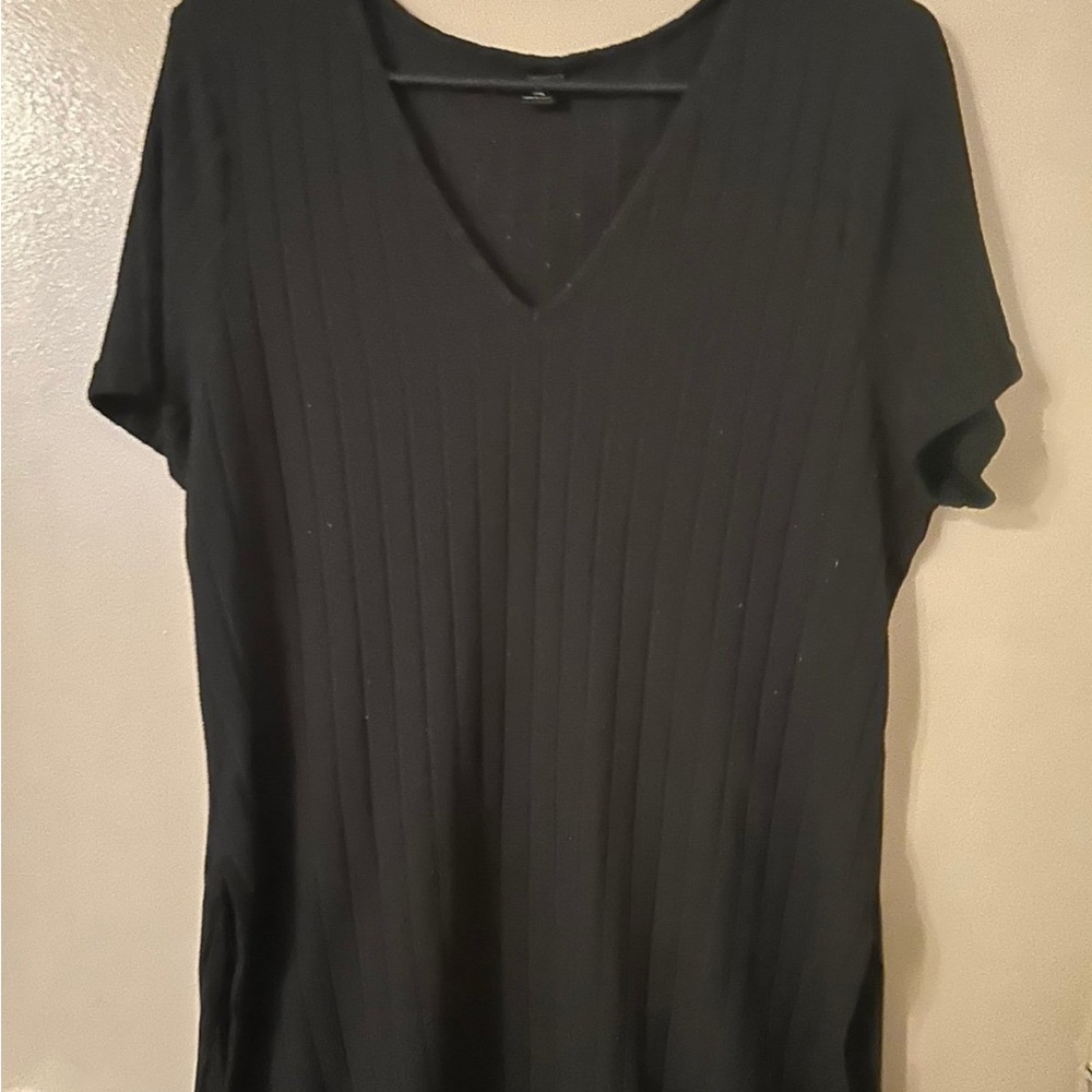 SHEIN Black V-Neck Short Sleeve Top